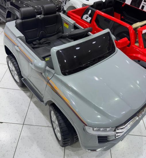 صورة جيب تايوتا رصاصي 4 مواطير